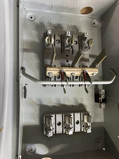 Used DF423A Crouse Hinds 100 Amp 240V 3P 3W Fusible Indoor Disconnect Switch