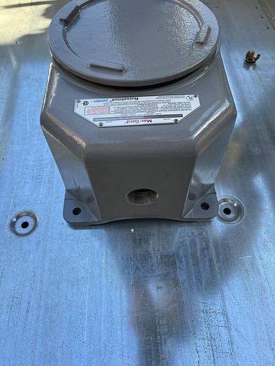 Russellstoll DBRE340403000 Max-Guard 30 Amp 480V Explosion Proof Receptacle New