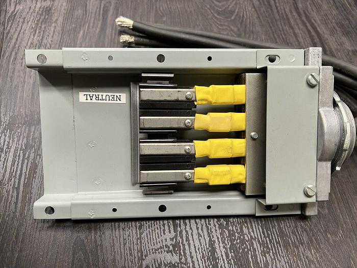 DH1ACC41 GE 100 Amp 600V 3P4W Flex-A-Power Tap Box End Cap