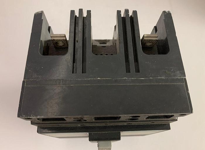 Used THED124020 GE 20 Amp 480V 2 Pole 25kA@480V Bolt On Circuit Breaker