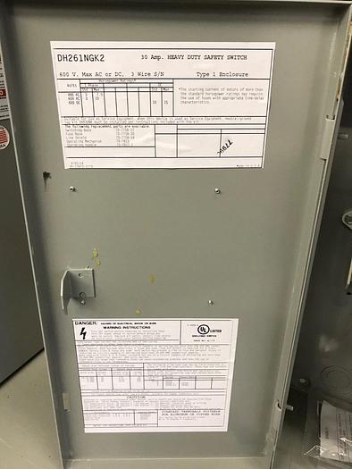 DH261NGK2 Cutler Hammer 30 Amp 600V 2 Pole 3 Wire Fusible Disconnect Switch