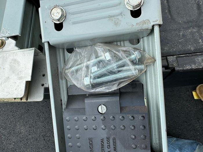 GE P3HA10SLI10 1000 Amp 600V 3 Phase 3 Wire Plug In Bus Duct New Busway