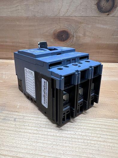 3VA41404ED340AA0 Siemens 3VA4 40 Amp 600V 3 Pole Bolt On Circuit Breaker New