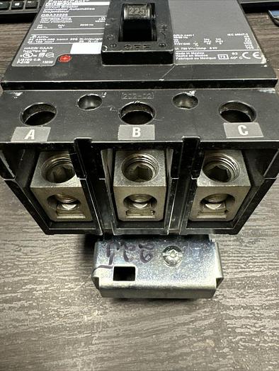 QBA32225 Square D 225 Amp 240V 3 Pole 10ka@240V Rated I-Line Circuit Breaker New 785901702962
