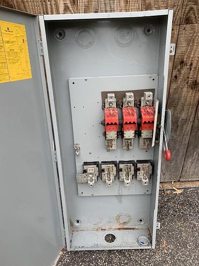 Used DH325NGK Cutler Hammer 400 Amp 240V 3P 4W Fusible Indoor Rated Disconnect Switch 782113207063