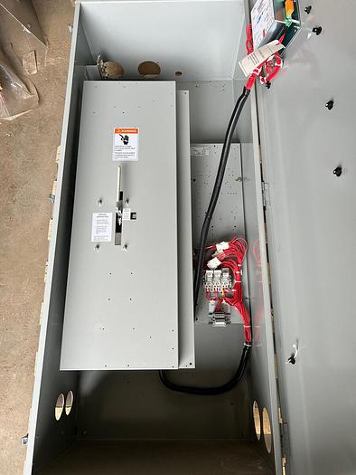 Used EATON 600 Amp 208V 3P 4W ATC-300 Automatic Transfer Switch ATV3LDA30600BSU