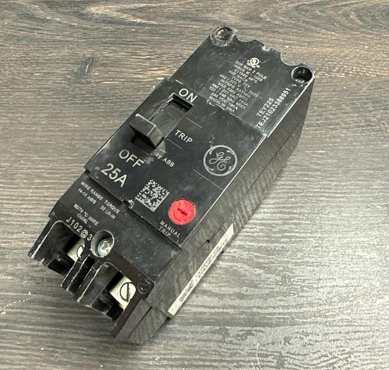 TEY225 GE 25 Amp 480/277V 2 Pole Bolt On Cirucit Breaker New