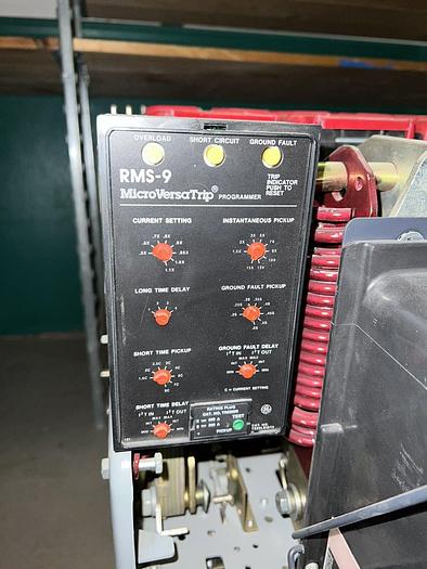 Used GE AKR-7D-30H 800 Amp 600V Electrically Operated Draw Out Air Circuit Breaker