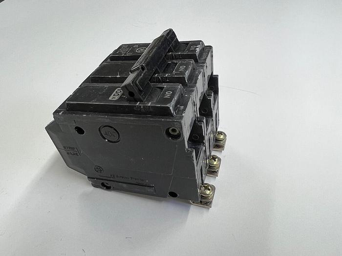 THQB32100 GE 100 Amp 240V 3 Pole Bolt On Circuit Breaker New