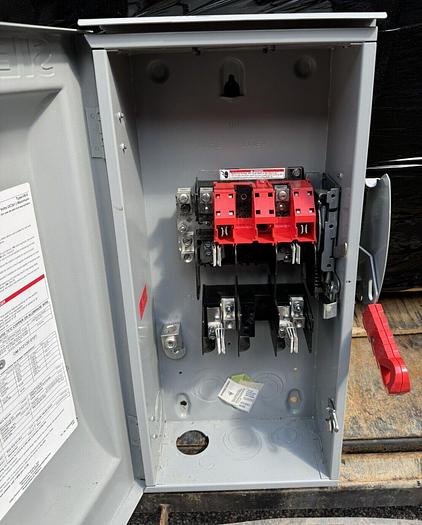 Used HF223NR Siemens 100 Amp 240V 2 Pole 3W Fusible Nema 3R Outdoor Rated Disconnect