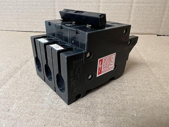 EHB34080 Square D 80 Amp 480V 3 Pole Bolt On Circuit Breaker New in Box Chipped