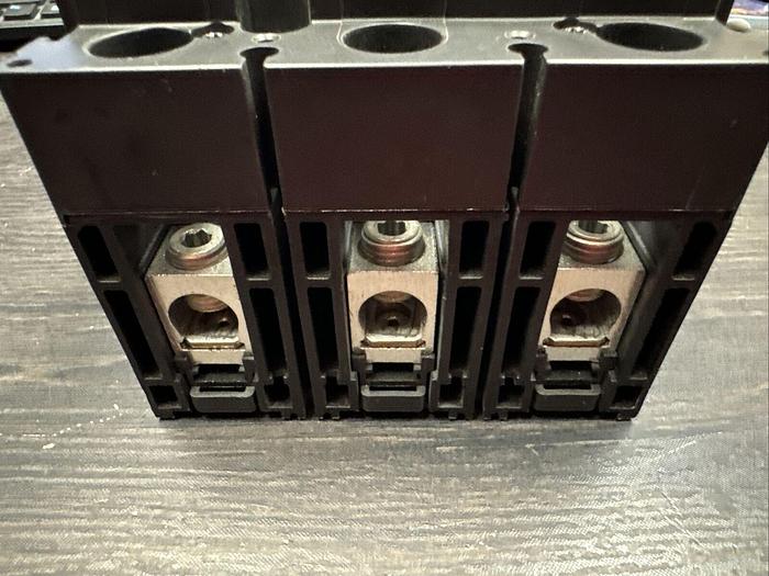 Used GHL36100 Square D 100 Amp 600V 3 Pole 35kA@480V Feed Through Circuit Breaker