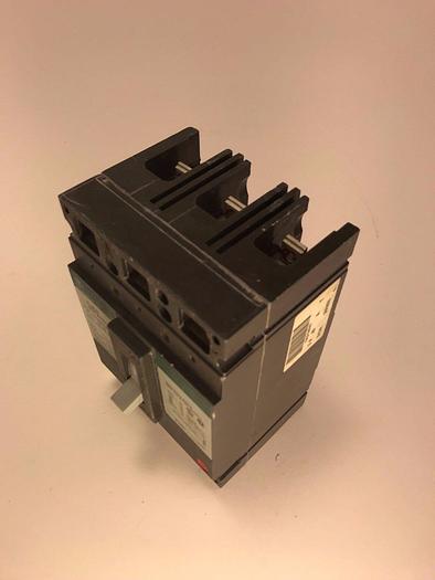 Used THED136040 GE 40 Amp 600V 3 Pole 25KA@480V Bolt On Circuit Breaker Green Face