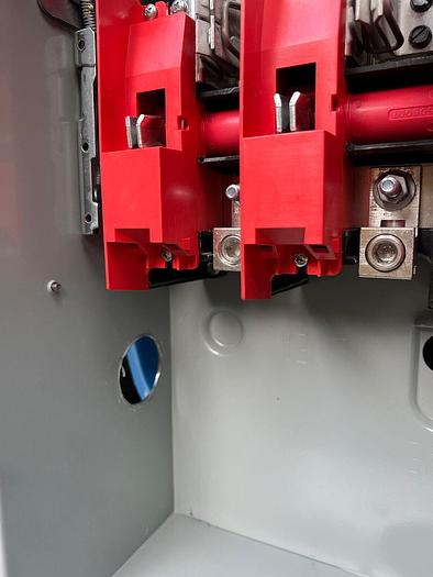 Used Siemens GF324NR 200A 240V 3P4W Fusible Nema 3R Outdoor Rated Disconnect Switch 783643149335