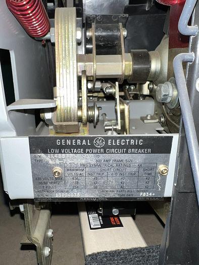 Used GE AKR-7D-30H 800 Amp 600V Electrically Operated Draw Out Air Circuit Breaker