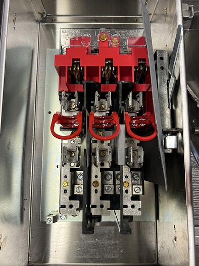 DH322FWK Cutler Hammer 60 Amp 240V 3 Pole Fusible Nema 4X Stainless Disconnect