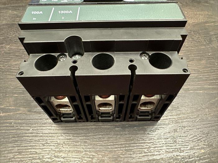 Used GHL36100 Square D 100 Amp 600V 3 Pole 35kA@480V Feed Through Circuit Breaker