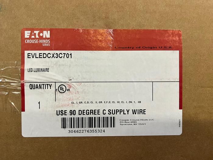 Used EVLEDCX3C701 EATON Crouse Hinds LED Luminaire  100-277 Vac, 30W New In Box