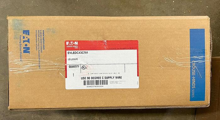Used EVLEDCX3C701 EATON Crouse Hinds LED Luminaire  100-277 Vac, 30W New In Box