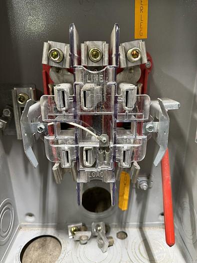 Used Milbank 200 Amp 600V 3P 4W Series 9700L 7 Jaw Bypass Meter Socket