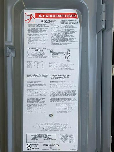 Used H221N Square D 30 Amp 240V 2 Pole 3 Wire Neutral Fusible Nema 1 Fused