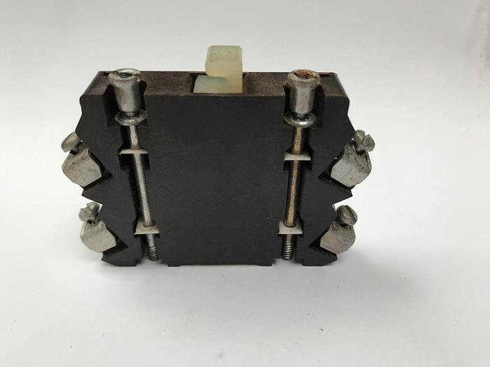 Used C320KA3 Cutler Hammer Auxiliary Contact Series A2 600V Max AC