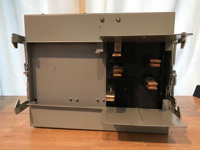 Used RV462G Siemens 60 Amp 600V 3 Phase 4 Wire Ground Bus Plug