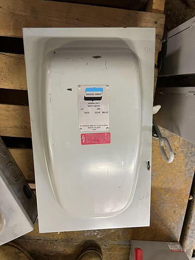 Used DF423A Crouse Hinds 100 Amp 240V 3P 3W Fusible Indoor Disconnect Switch