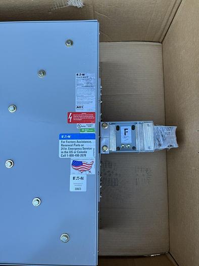 Eaton Pow-R-Way III 600 Amp End Tap Box 208/120V 3 Phase 4 Wire Tap Box New