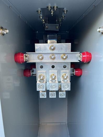 Eaton Pow-R-Way III 600 Amp End Tap Box 208/120V 3 Phase 4 Wire Tap Box New