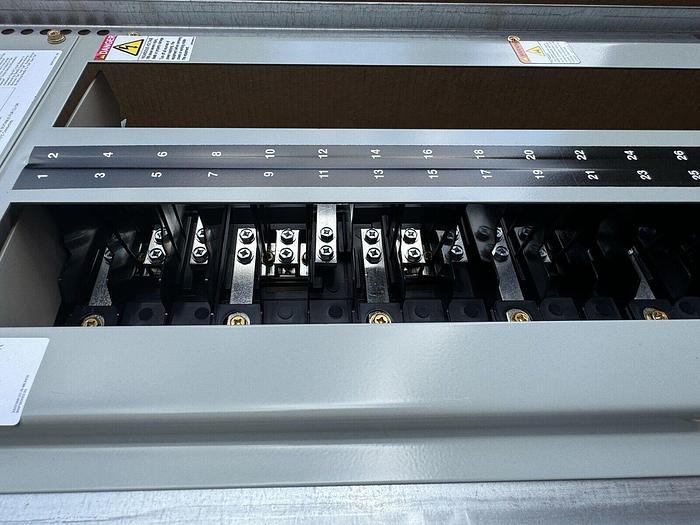 400 Amp Main Lug Only Eaton Cutler Hammer PRL2X 42 Circuit 480/277V Panelboard
