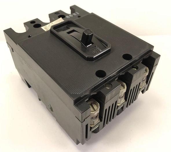 EE3B030 ITE / Siemens 30 Amp 240V 3 Pole Bolt On Circuit Breaker