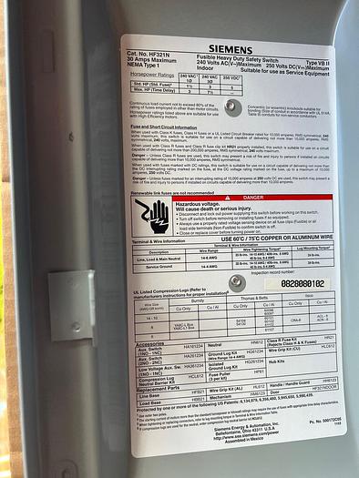 HF321N Siemens 30 Amp 240V 3P 4W Fusible Nema 1 Indoor Rated New