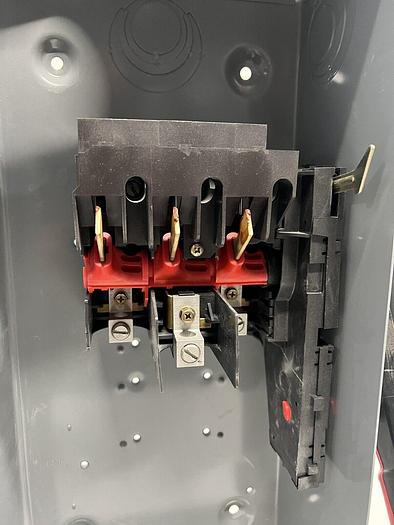 Used HU363 Square D 100 Amp 600V 3 Pole Non Fusible Nema 1 Indoor Disconnect Switch