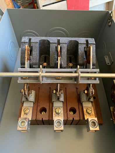 HU324 Westinghouse 200 Amp 240V 3 Pole Non Fused Nema 1 Indoor Disconnect New