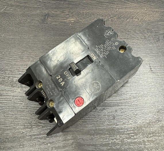 Used TEY320 GE 20 Amp 480V 3 Pole Bolt On Circuit Breaker