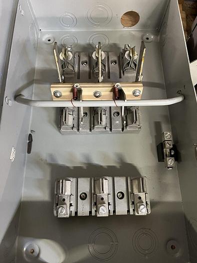 Used DF423A Crouse Hinds 100 Amp 240V 3P 3W Fusible Indoor Disconnect Switch