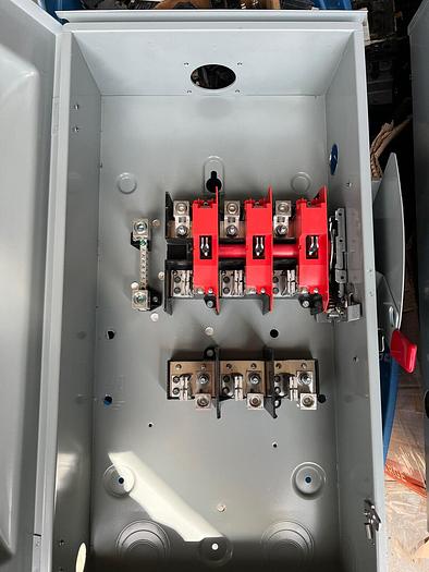 Used Siemens GF324NR 200A 240V 3P4W Fusible Nema 3R Outdoor Rated Disconnect Switch 783643149335