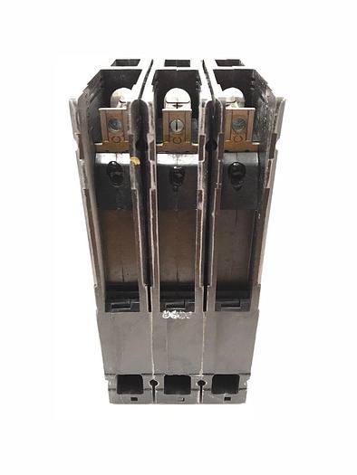 Used ED43B090 Siemens 90 Amp 480V 3 Pole Bolt On Molded Case Circuit Breaker