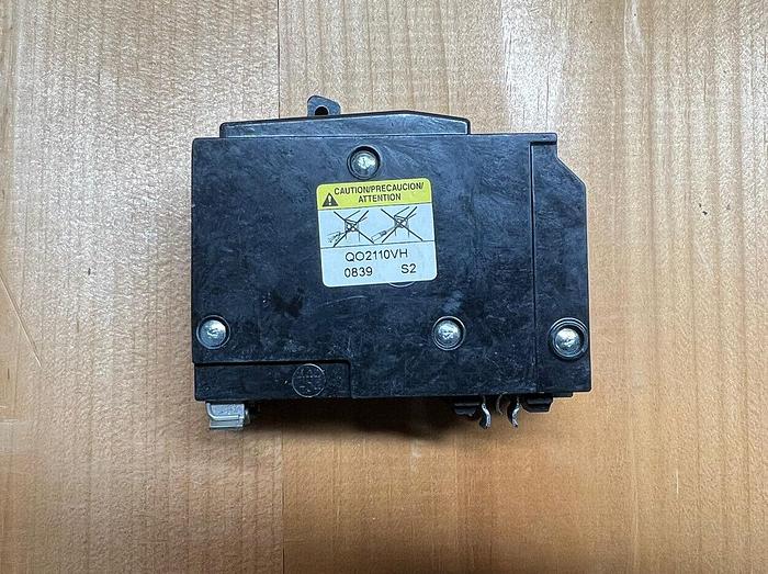 Used Up To 57: QO2110VH Square D 110 Amp 240V 2 Pole Plug In Circuit Breaker