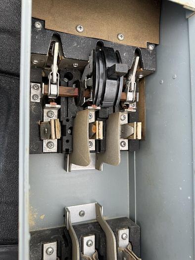 Used FDPS6610 Westinghouse 100 Amp 600V 3 Pole Panelboard Switch Hardware Strap Kit