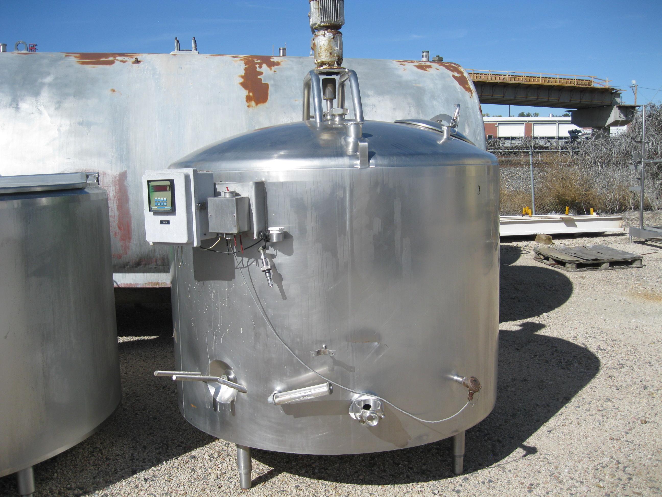 Usado 800 GALLON PROCESSOR TANK. MUELLER SERIAL 159849-4