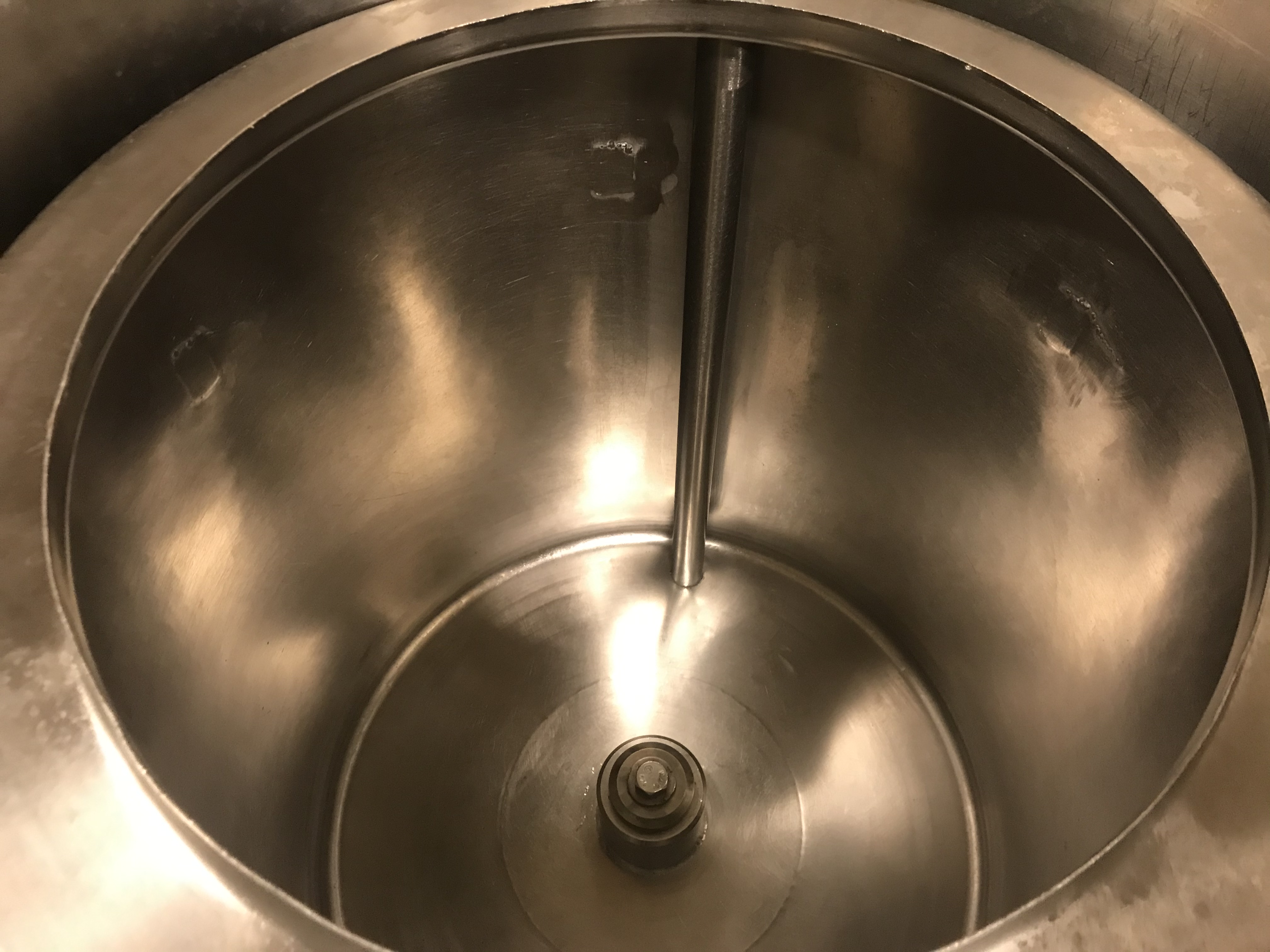 Begagnad Röscher Tumlare / Blandare med tipp ca 150 liter