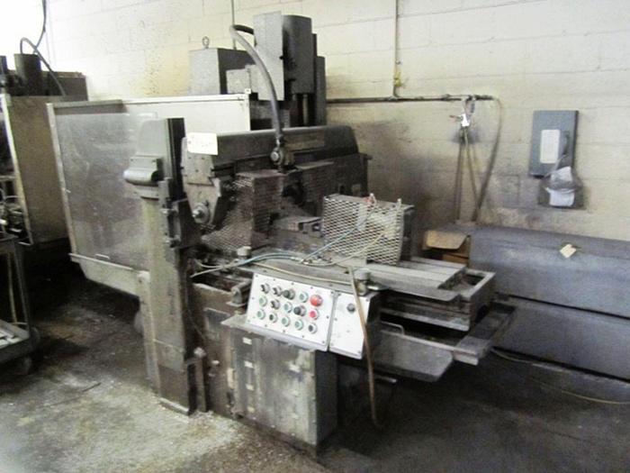 Used CINCINNATI MILACRON HORIZONTAL/VERTICAL MILL