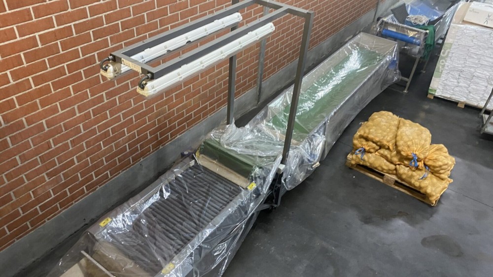 Used Full Jasa ishida weighing shaker line