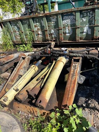 Used Leach R11 blades and carriers with 4 cylinders