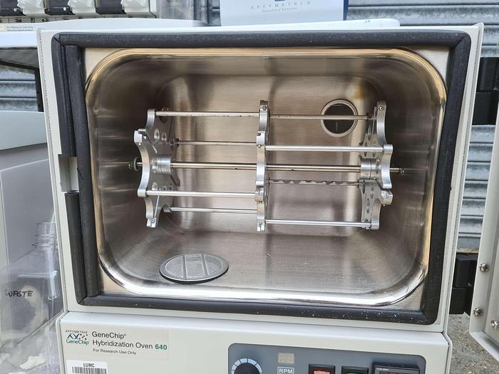 Used Affymetrix GeneChip System 3000