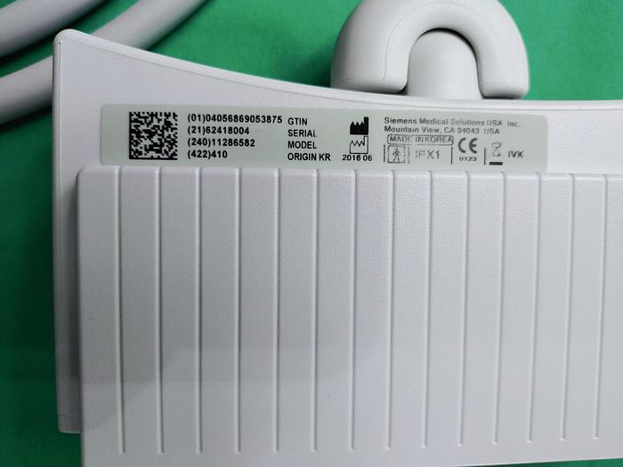 Gebraucht Siemens Acuson S2000 Ultraschallgerät mit Sonde, Farbdrucker und DVD Brenner