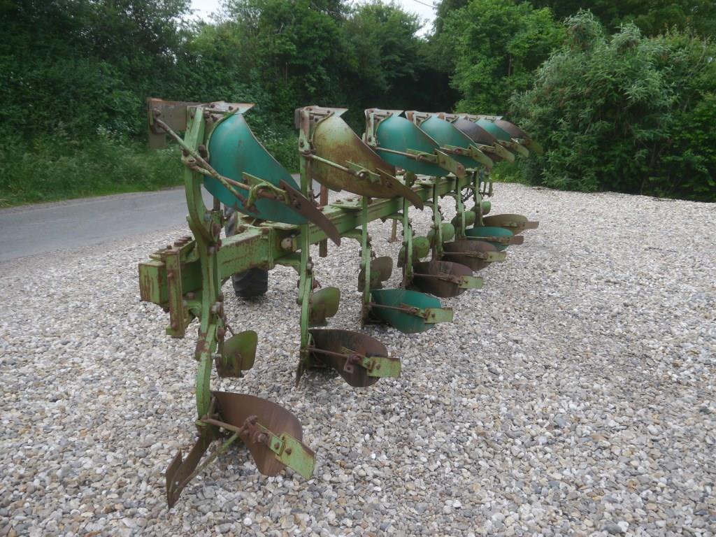 Used Dowdeswell 140MA 6+1 Furrow Plough