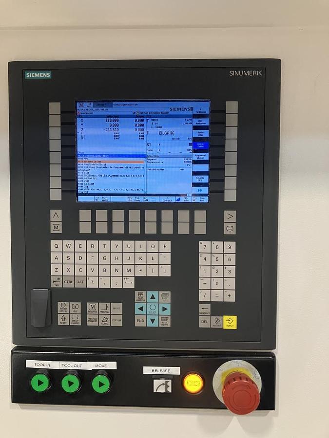 Gebraucht 2016 Mazak VTC 800/30SR